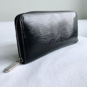 EUC Louis Vuitton CLÉMENCE WALLET in Noir Epi Leather